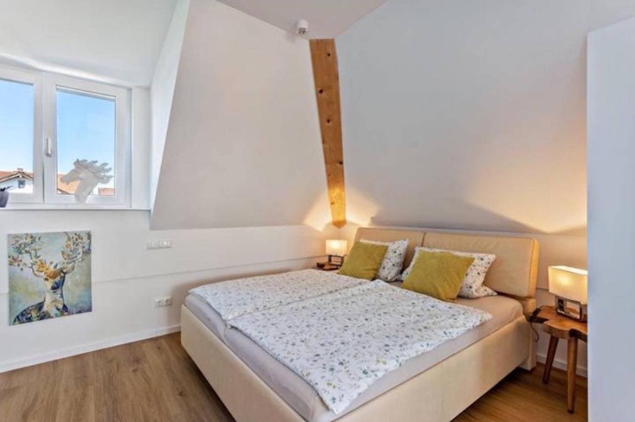 Terralpin Apartments - Charmante Dg Wohnung Mit Balkon Bruckmühl Buitenkant foto